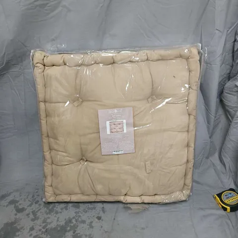 QUANTITY OF 3 TINY BREAK FLOOR CUSHION – NATURAL COTTON, 50 X 50 X 10 CM, SINGLE PIECE