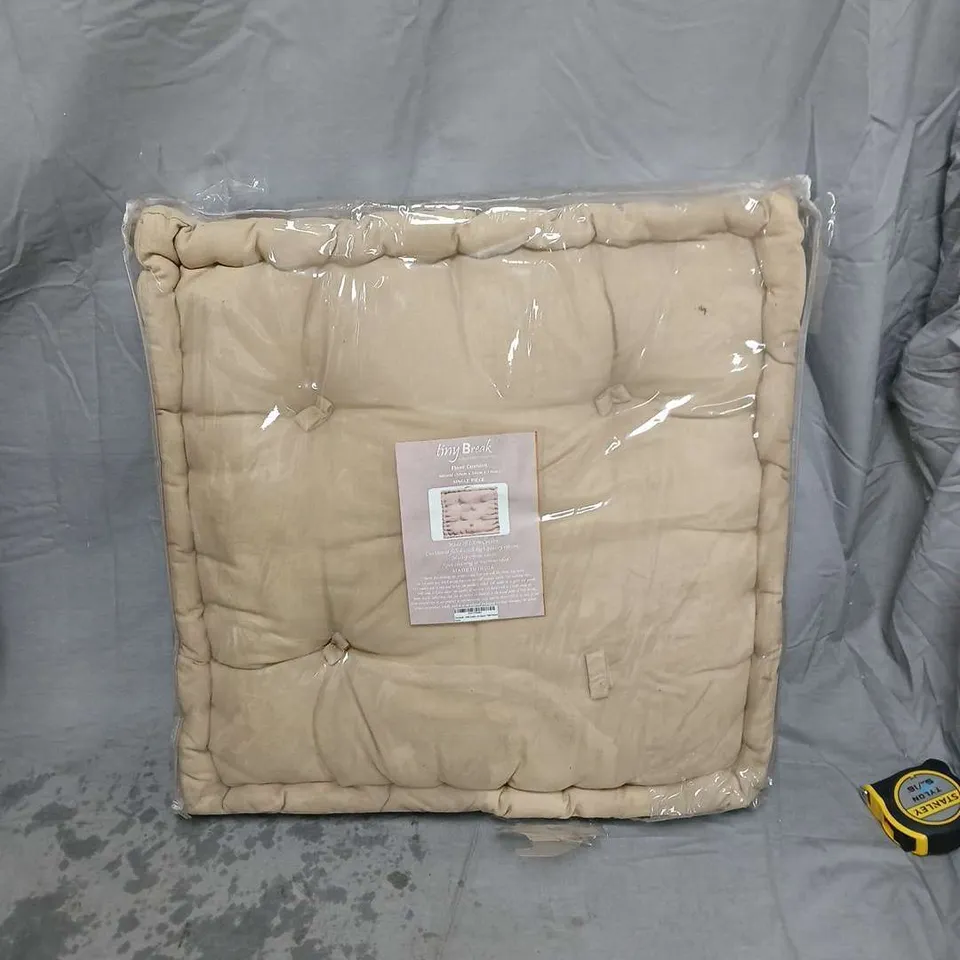 QUANTITY OF 3 TINY BREAK FLOOR CUSHION – NATURAL COTTON, 50 X 50 X 10 CM, SINGLE PIECE