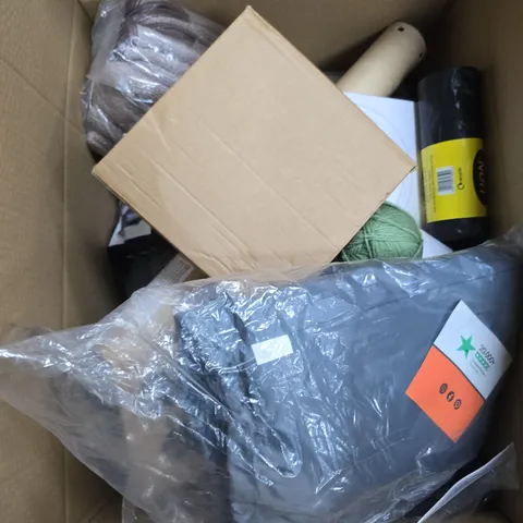 APPROXIMATELY 15 ASSORTED HOUSEHOLD PRODUCTS TO INCLUDE BIN BAGS , WOOL ETC..