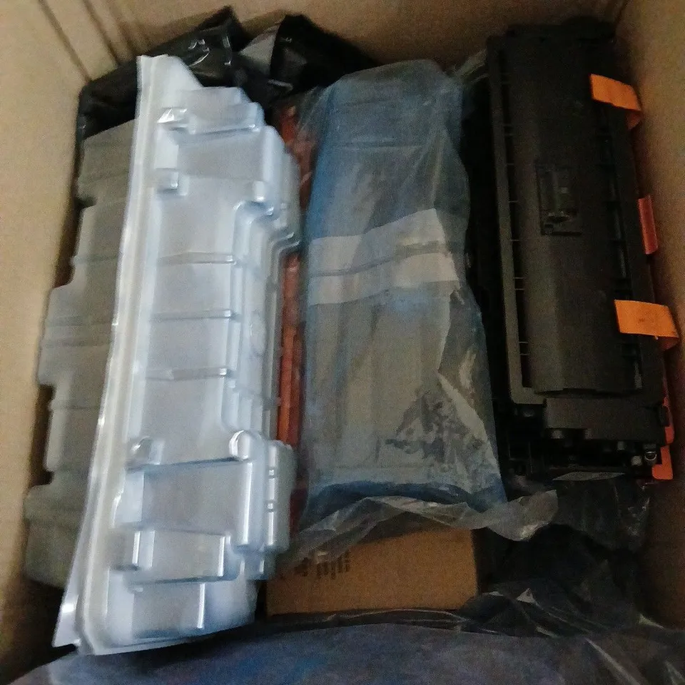 APPROXIMATELY 6 ASSORTED PRINTER TONER CARTRIDGES - COLLECTION ONLY 