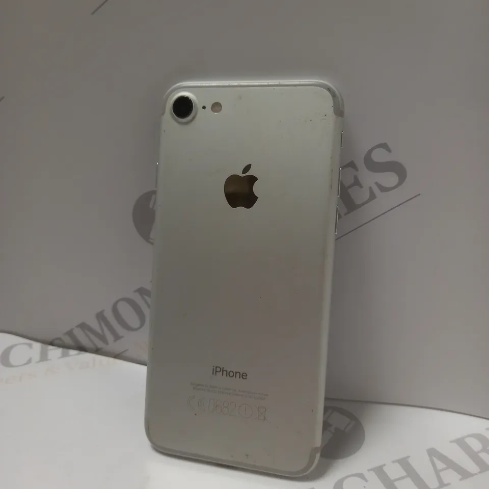 APPLE IPHONE 7 (A1778) SMARTPHONE