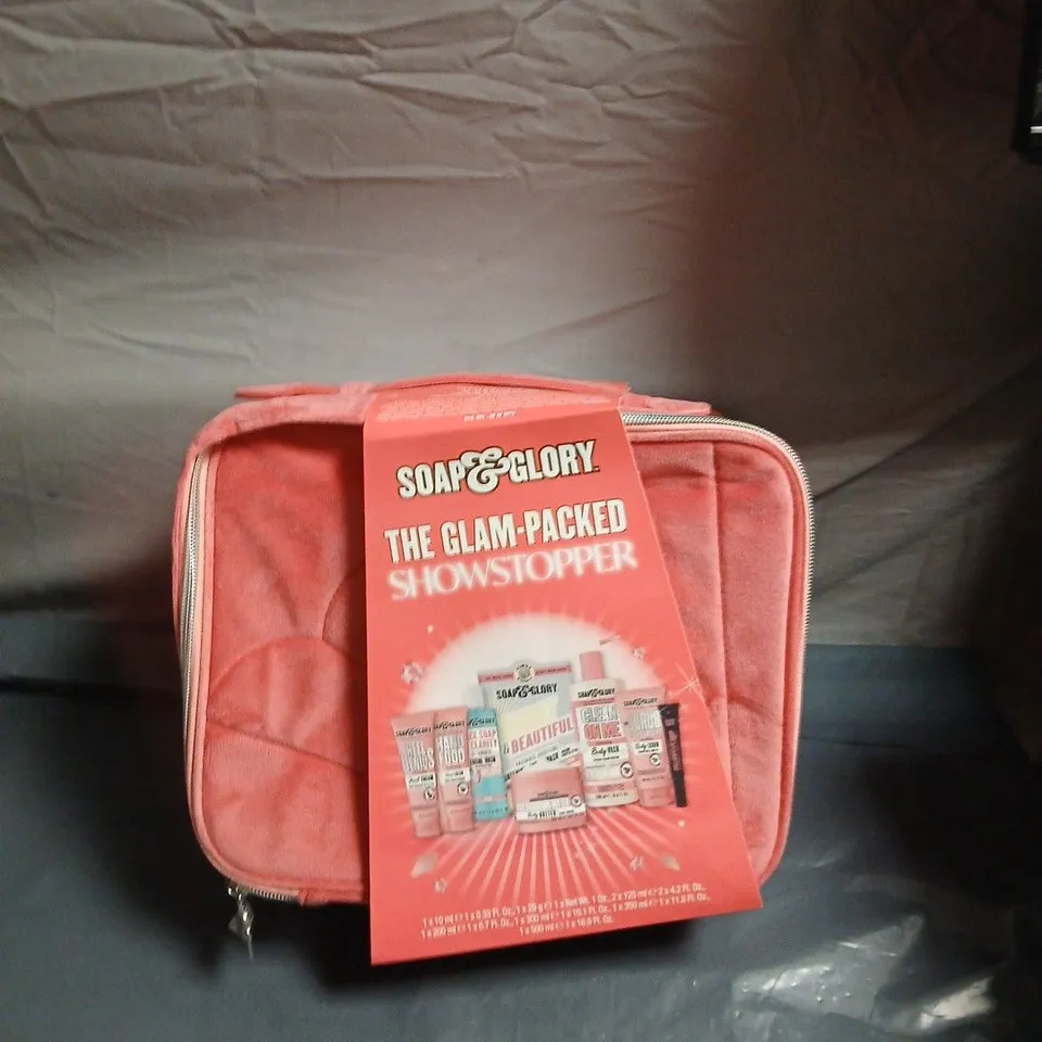 SOAP & GLORY THE GLAM-PACKED SHOWSTOPPER MAKE-UP BAG