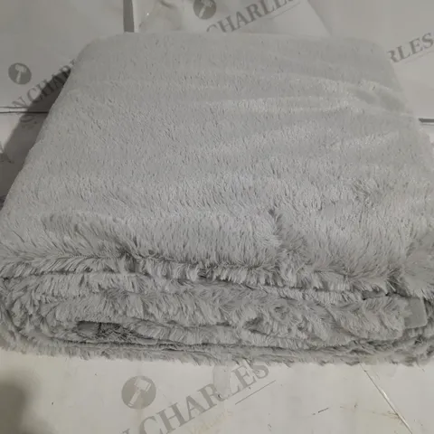 COZEE HOME VELVETSOFT HEATED THROW IN LIGHT GREY