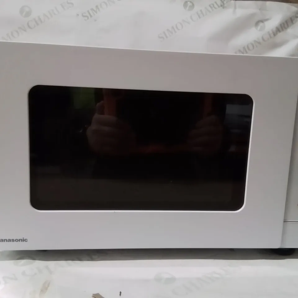 BOXED PANASONIC MICROWAVE OVEN 800W