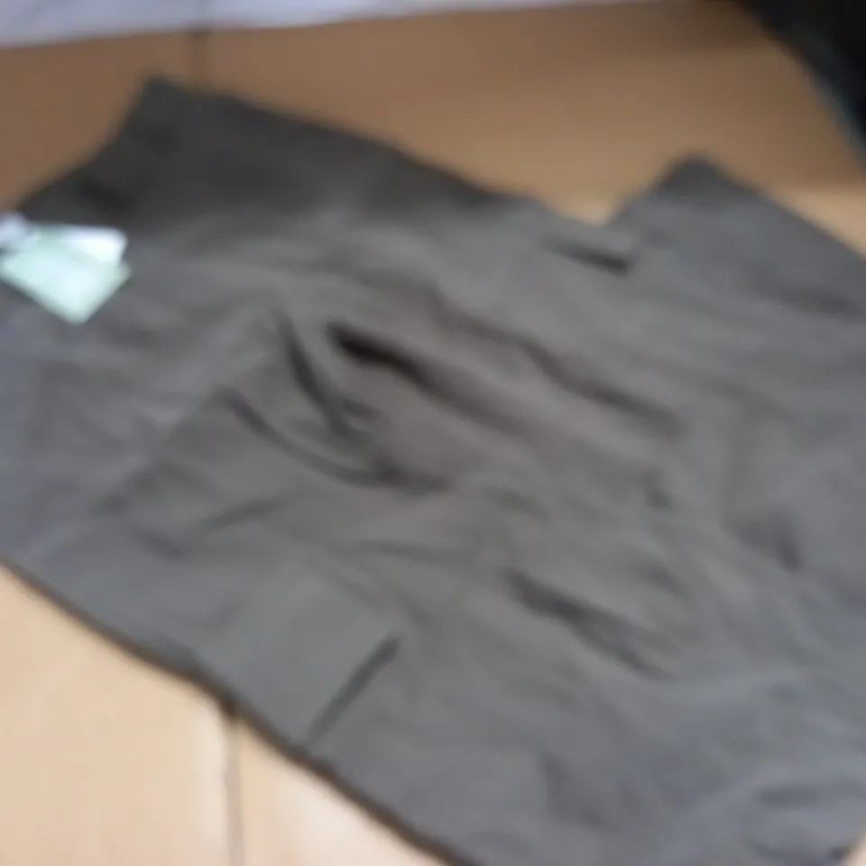 H&M KHAKI CARGO TROUSERS - EUR 38