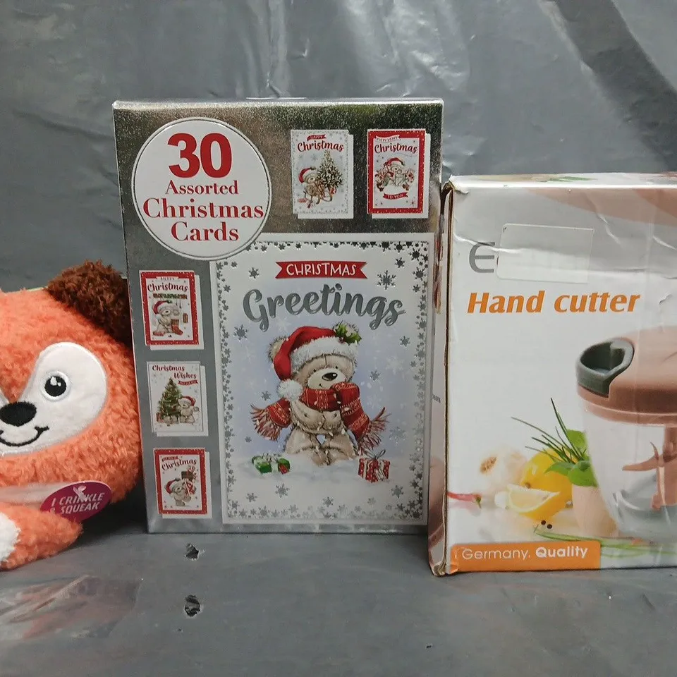 APPROXIMATELY 10 ASSORTED HOUSEHOLD ITEMS TO INCLUDE HAND CUTTER, CHRISTMAS CARDS, ETC