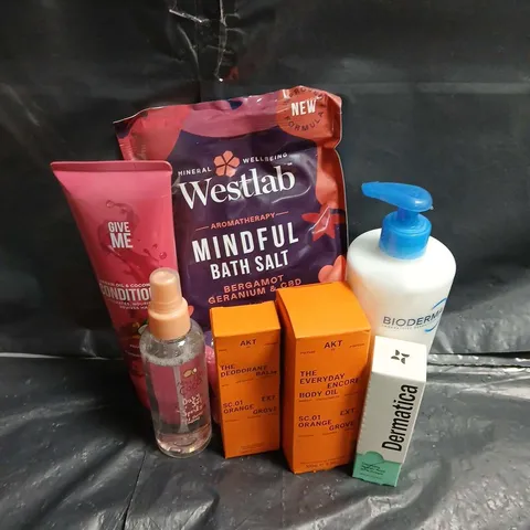 APPROXIMATEY 20 ASSORTED HEALTH AND BEAUTY PRODUCTS TO INCLUDE - WESTLAB BATH SALT - GIVE ME CONDITIONER - AKT DEODORANT BALM - ETC