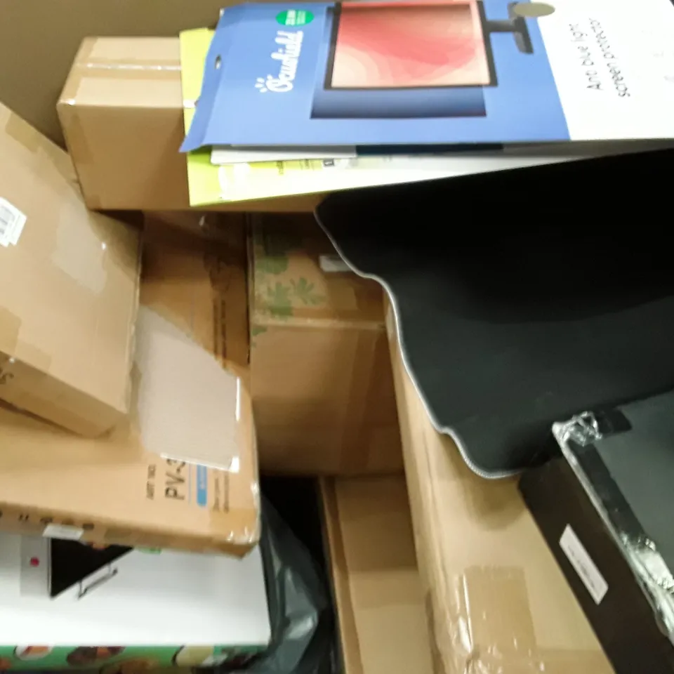 PALLET TO CONTAIN AN ASSORTMENT OF HOUSEHOLD ITEMS TO INCLUDE BATHROOM MIRROR, WOK PANS, BABY GATE AND OTTOMAN STORAGE BOX ECT