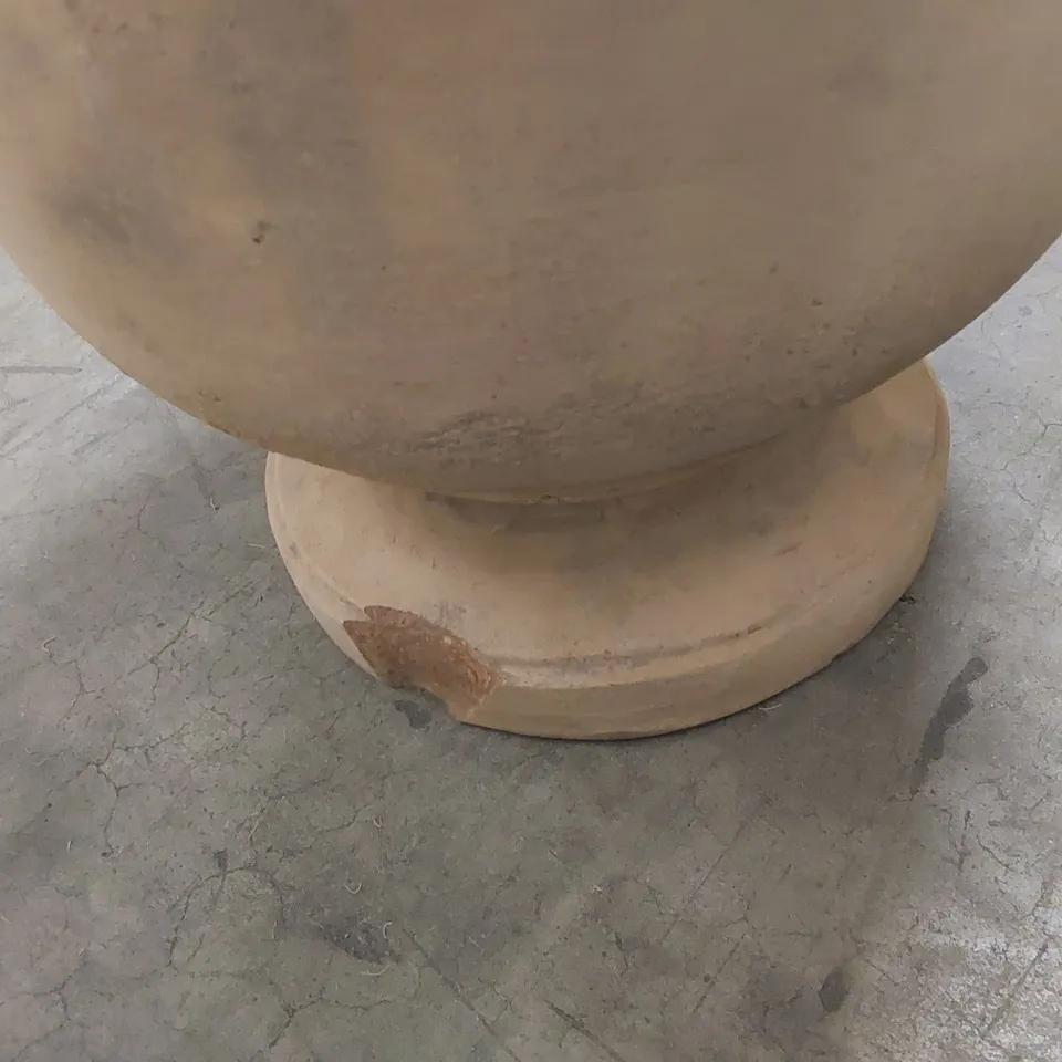 LARGE UBLEY PLANTER - TERRACOTTA