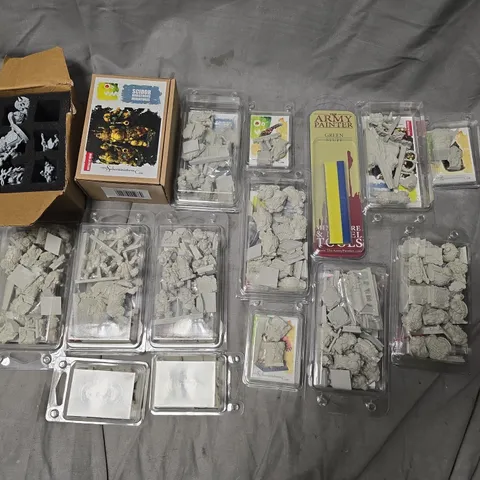 LOT OF 15 MULTI-PACKS OF ASSORTED MINIATURES TO INCLUDE TROLL HUNTERS AND DWARVES VETERANS