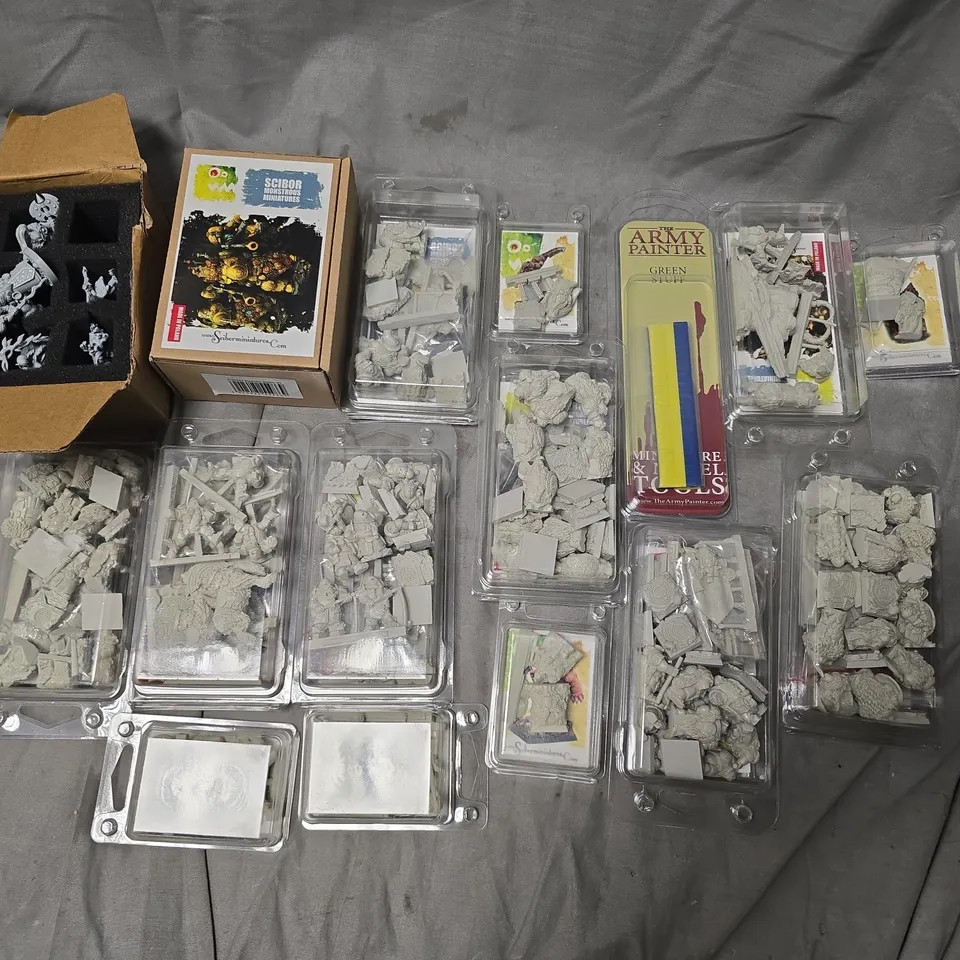 LOT OF 15 MULTI-PACKS OF ASSORTED MINIATURES TO INCLUDE TROLL HUNTERS AND DWARVES VETERANS