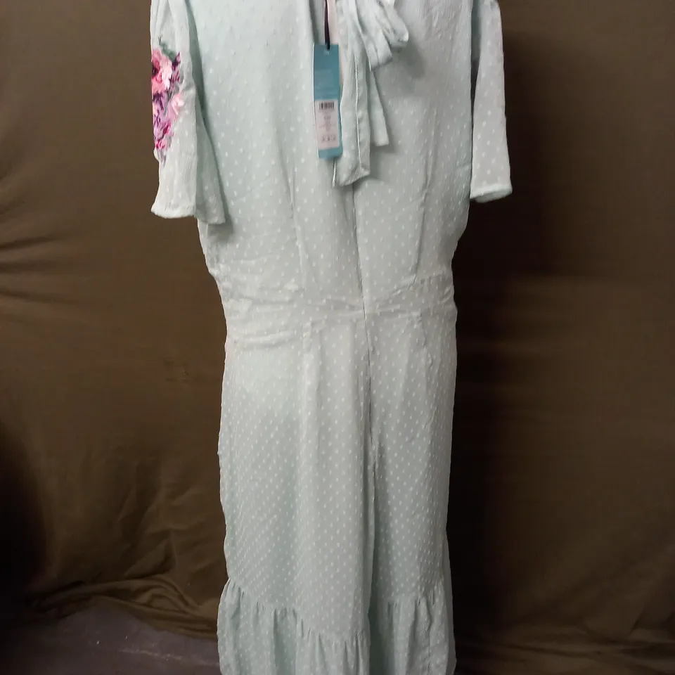LOVE & ROSES EMBELLISHED DRESS IN MINT - UK 20