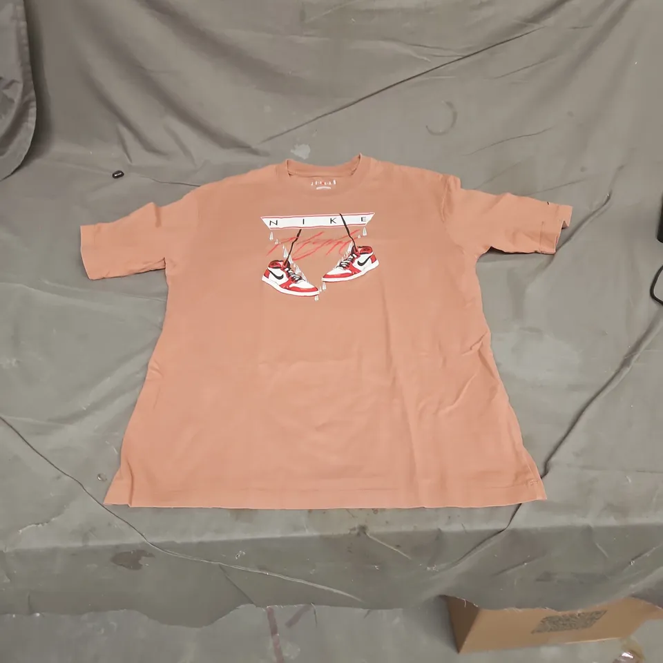 JORDAN T-SHIRT – OVERSIZED FIT, PINK (UK SMALL, S)