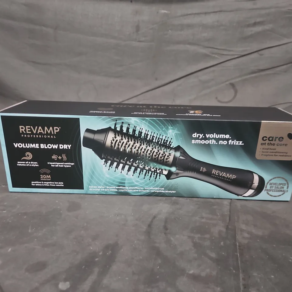BOXED REVAMP PROFESSIONAL PROGLOSS VOLUME BLOW DRY DR-1950AX-GB