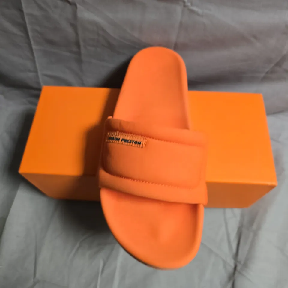 BOXED PAIR OF HERON PRESTON ORANGE FABRIC SLIDES – SIZE 39 EU