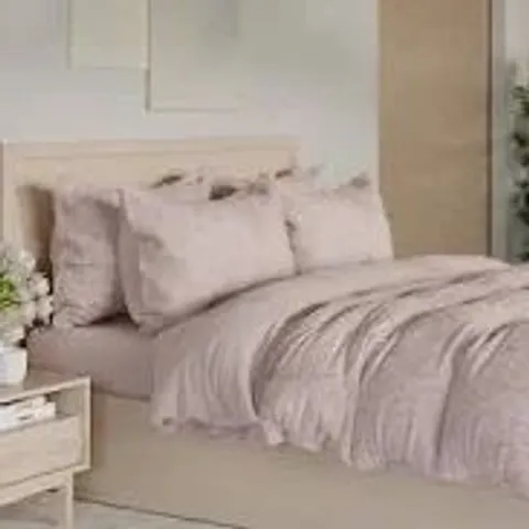 COZEE HOME SUPER KING PINK VELVETSOFT STRIPED 6 PIECE UNBOXED