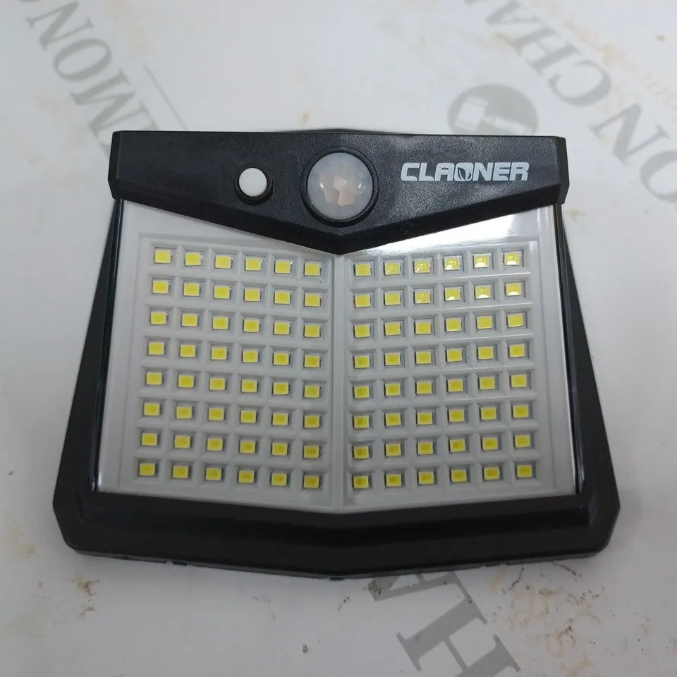 BOXED CLAONER OUTDOOR SOLAR LIGHT