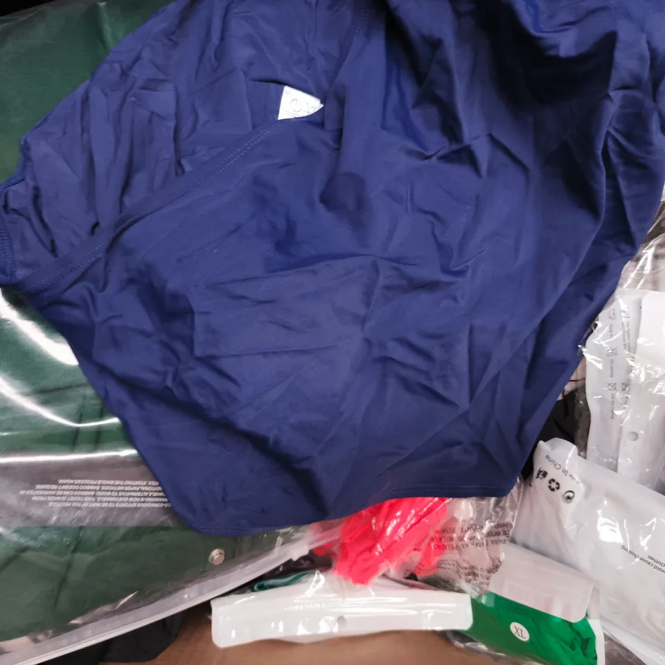 APPROXIMATELY 20 ASSORTED CLOTHING AND FASHION PRODUCTS IN VARIOUS STYLES AND SIZES - COLLECTION ONLY