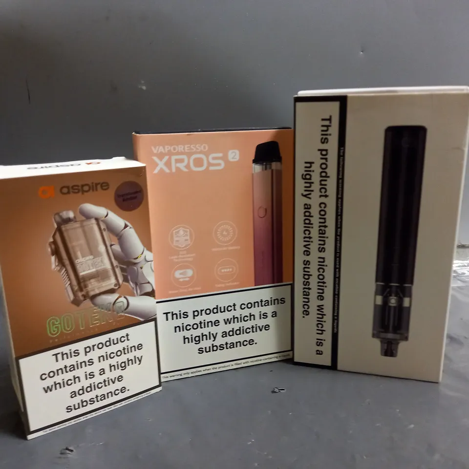 APPROXIMATELY 20 VAPES & E-CIGARETTES TO INCLUDE ASPIRE GOTEK X, VAPORESSO XROS 2, INNOKIN GO S, ETC