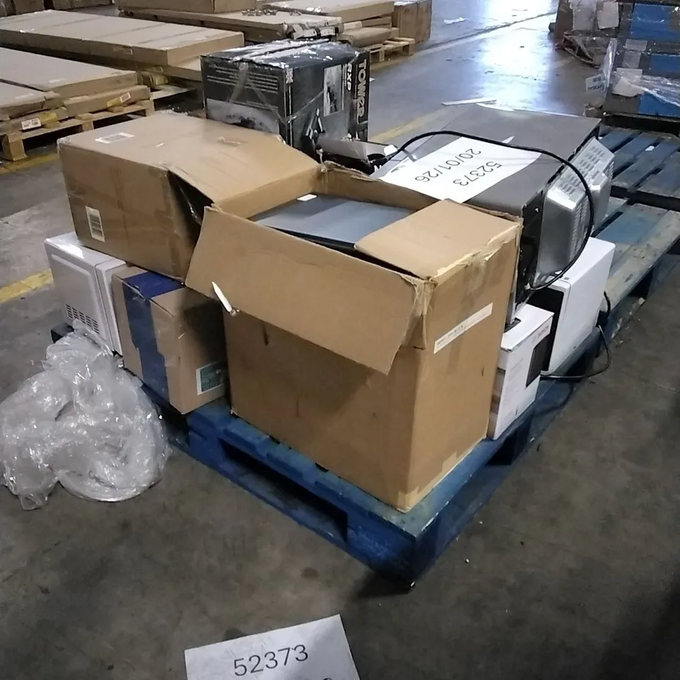 PALLET OF ELECTRICAL ITEMS TO INCLUDE ELECTRIC FIREPLACE, MICROWAVE, VACUUM ETC...