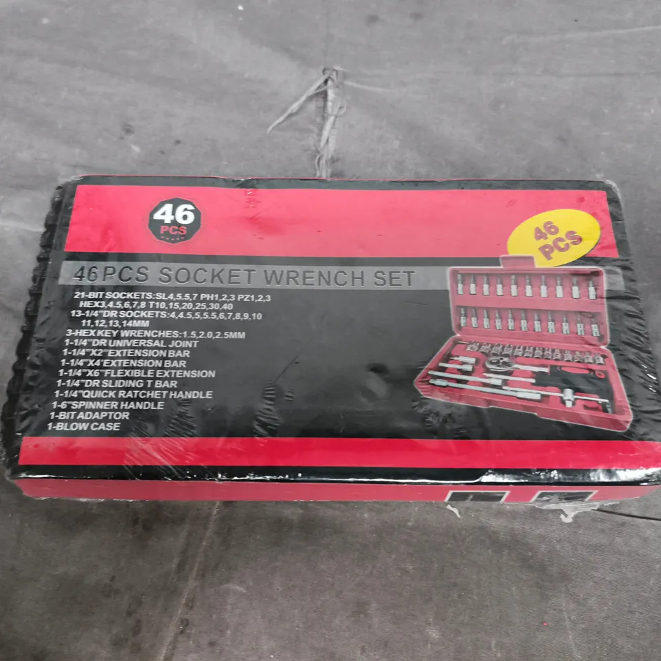 46-PIECE SOCKET WRENCH SET IN RED & BLACK CASE