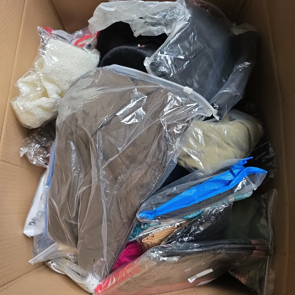 BOX OF APPROXIMATELY 20 ASSORTED CLOTHING ITEMS TO INCLUDE SWEATER, JACKET, TOPS, ETC