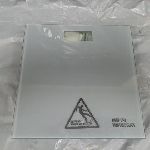 UNBRANDED TEMPERED GLASS DIGITAL BATHROOM SCALES IN GREY - COLLECTION ONLY