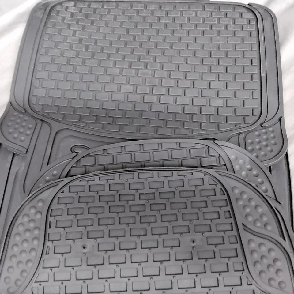 CAR FLOOR MAT SET 