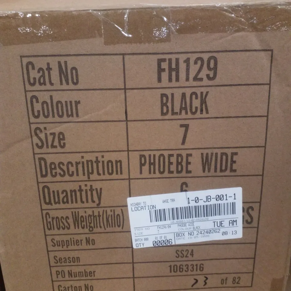 BOX CONTAINING APPROXIMATELY 6 PAIRS OF BRAND NEW SIMPLY BE BLACK PHOEBE WIDE SANDALS - SIZE 7