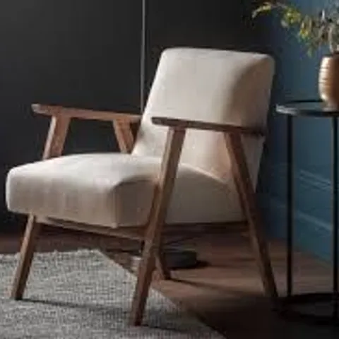 BOXED NEYLAND ARMCHAIR IN NATURAL 