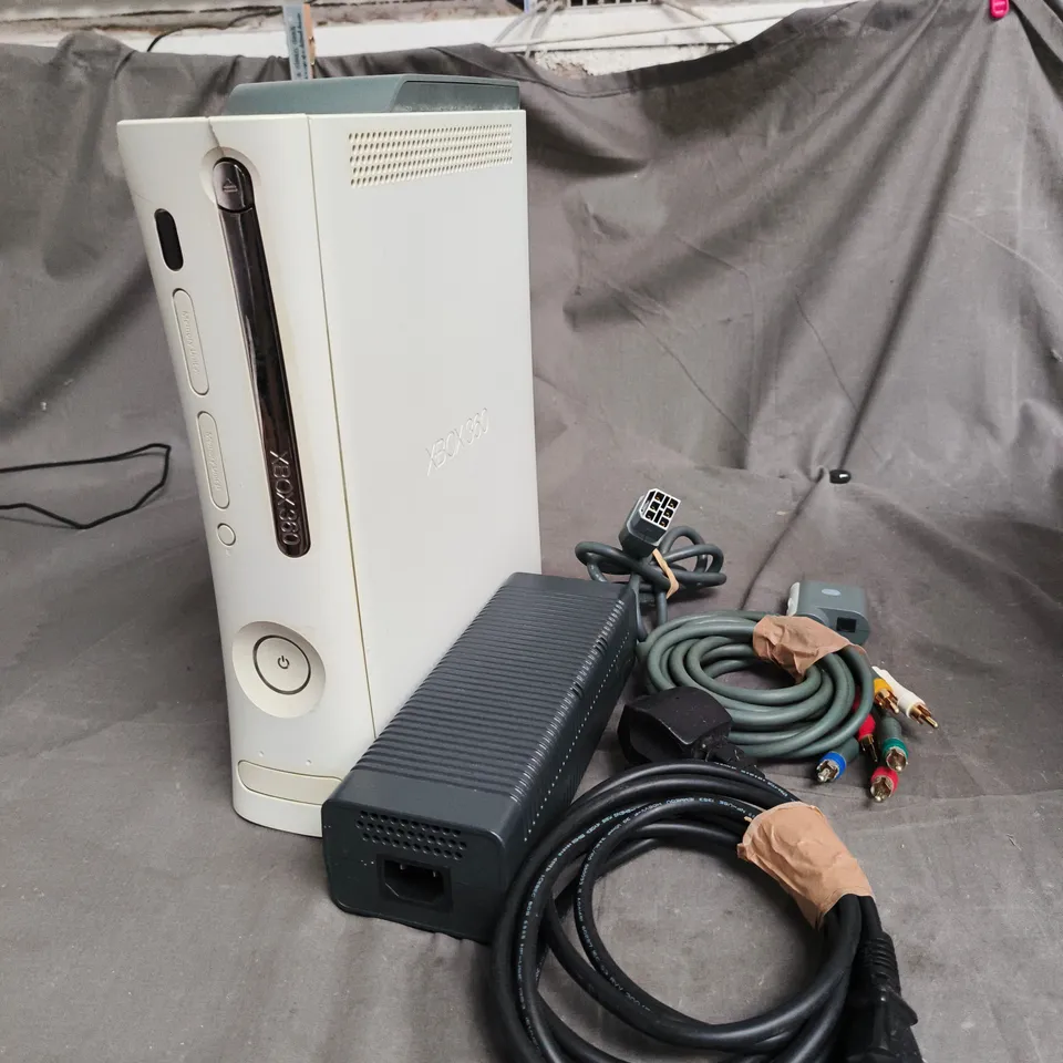 BOXED XBOX 360 GAMING CONSOLE 