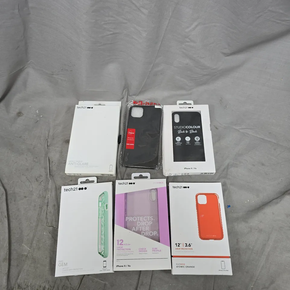 BOX OF APPROXIMATELY 150 ASSORTED PHONE CASES AND SCREEN PROTECTORS TO INCLUDE: VARIOUS TECH 21 ITEMS 