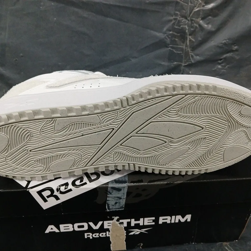 BOXED PAIR OF REEBOK CHILL TRAINERS - UK SIZE 9