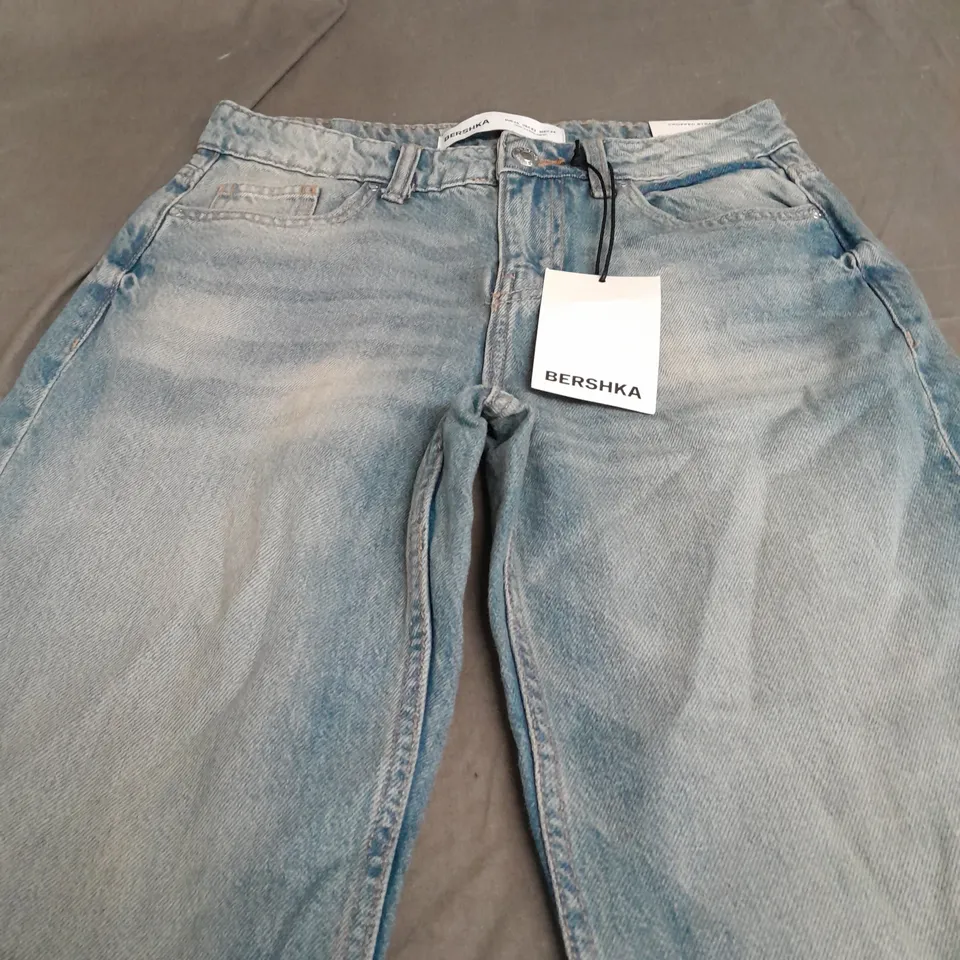 BERSHKA CROPPED STRAIGHT DENIM JEANS - EUR 34