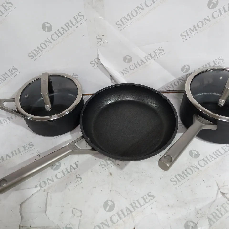 BOXED NINJA FOODI ZEROSTICK PAN SET