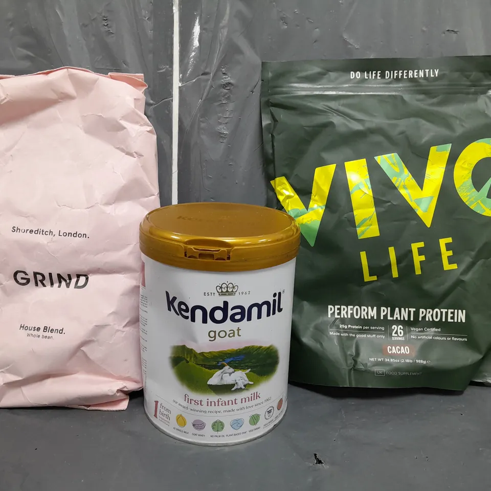 APPROXIMATELY 5 ASSORTED FOOD/DRINK PRODUCTS TO INCLUDE VIVO LIFE PLANT PROTEIN, KENDAMIL GOAT FIRST INFANT MILK, GRIND COFFEE, ETC