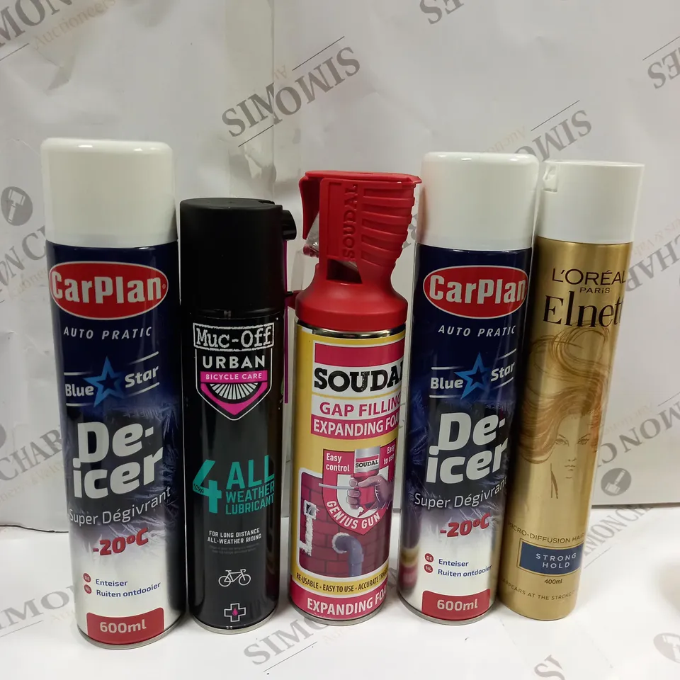 BOX OF APPROX 10 ASSORTED AEROSOLS TO INCLUDE CARPLAN DE-ICER, SOUNDAL GAP FILLING, LOREAL PARIS STRONGHOLD - COLLECTION ONLY