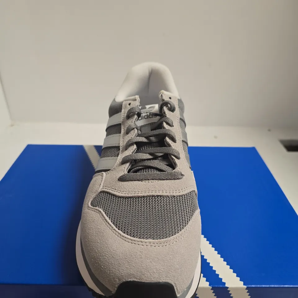 BOXED PAIR OF ADIDAS ZX 500 RS SNEAKERS – GREY/LIGHT GREY, UK 10.5