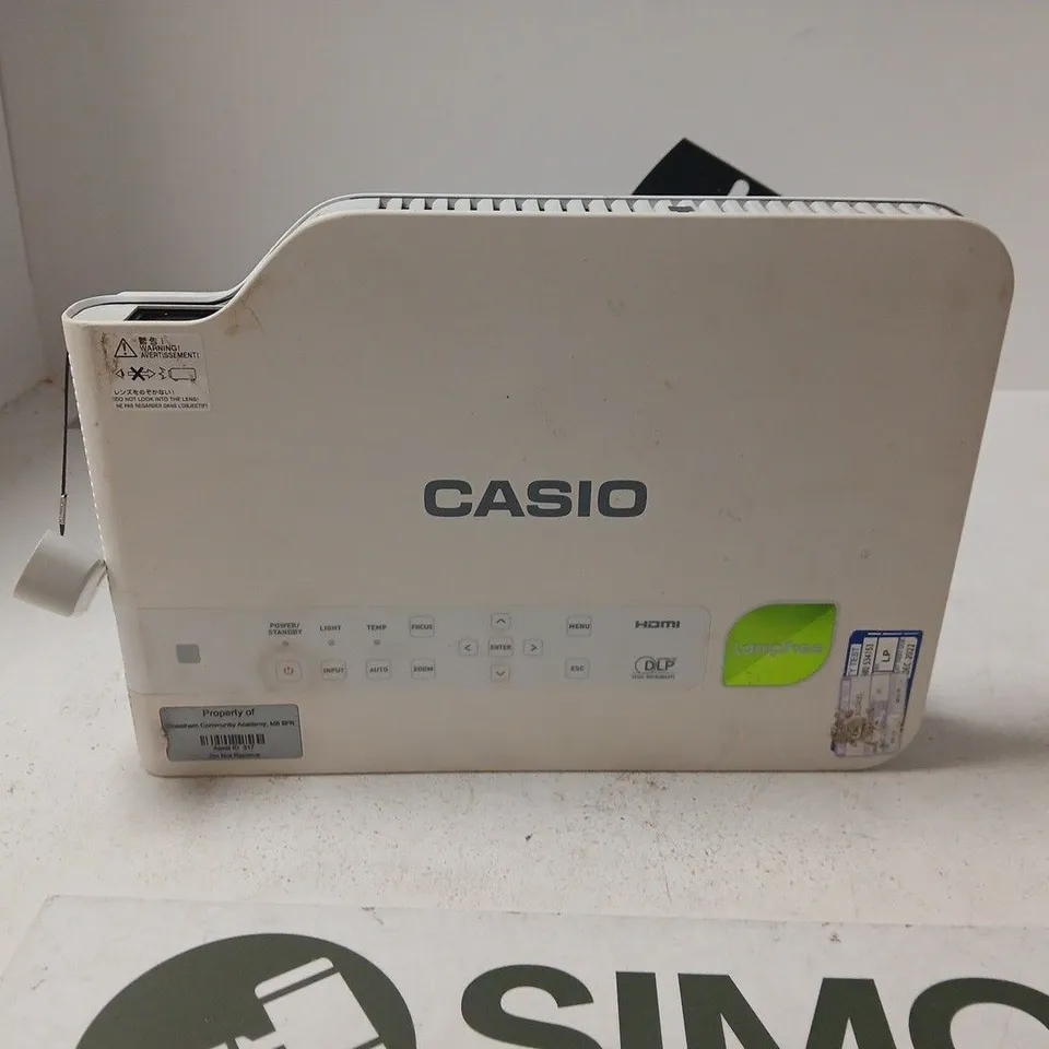 CASIO SLIM SERIES PORTABLE DIGITAL PROJECTOR