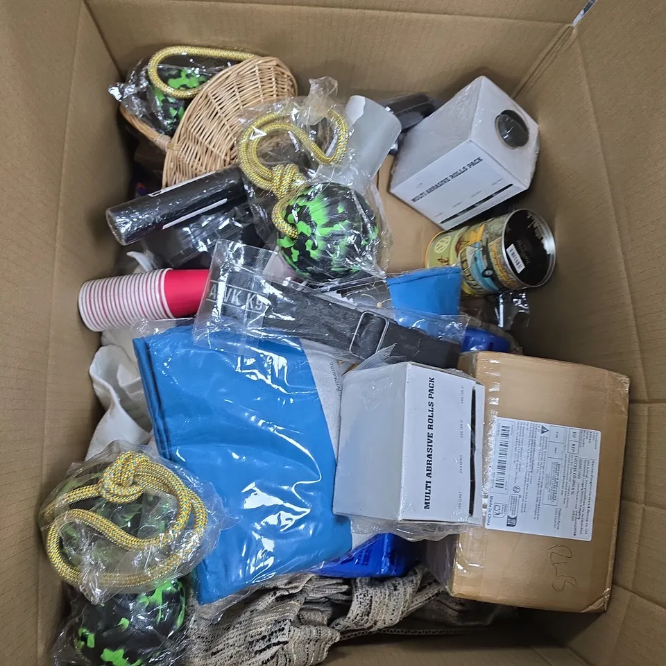 APPROXIMATELY 15 ASSORTED HOUSEHOLD PRODUCTS TO INCLUDE COASTERS , MONEY TINS AND DOG TOYS