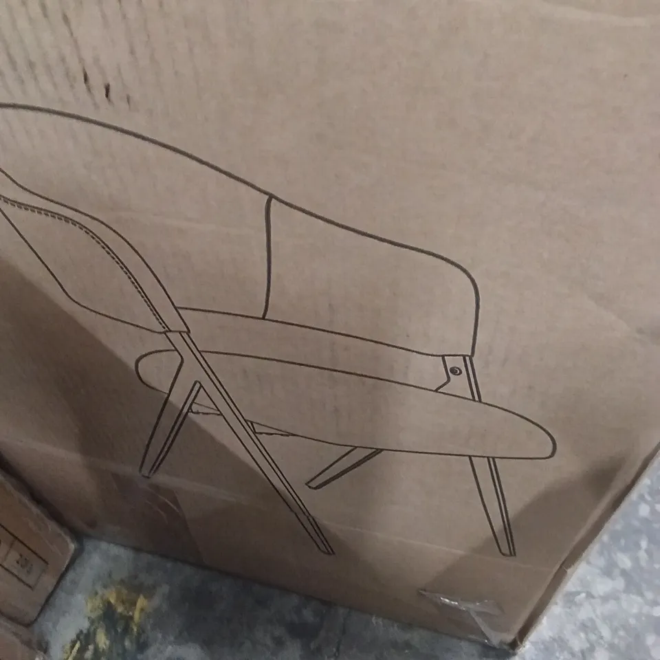 BOXED INDOOR LOUNGE CHAIR