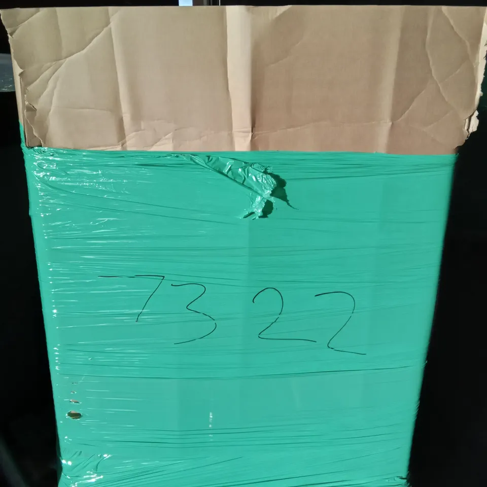 PALLET OF ASSORTED ITEMS INCLUDING ITISLL PUMP SPRAYERS, BWSZRISA MODERN CHANDELIER