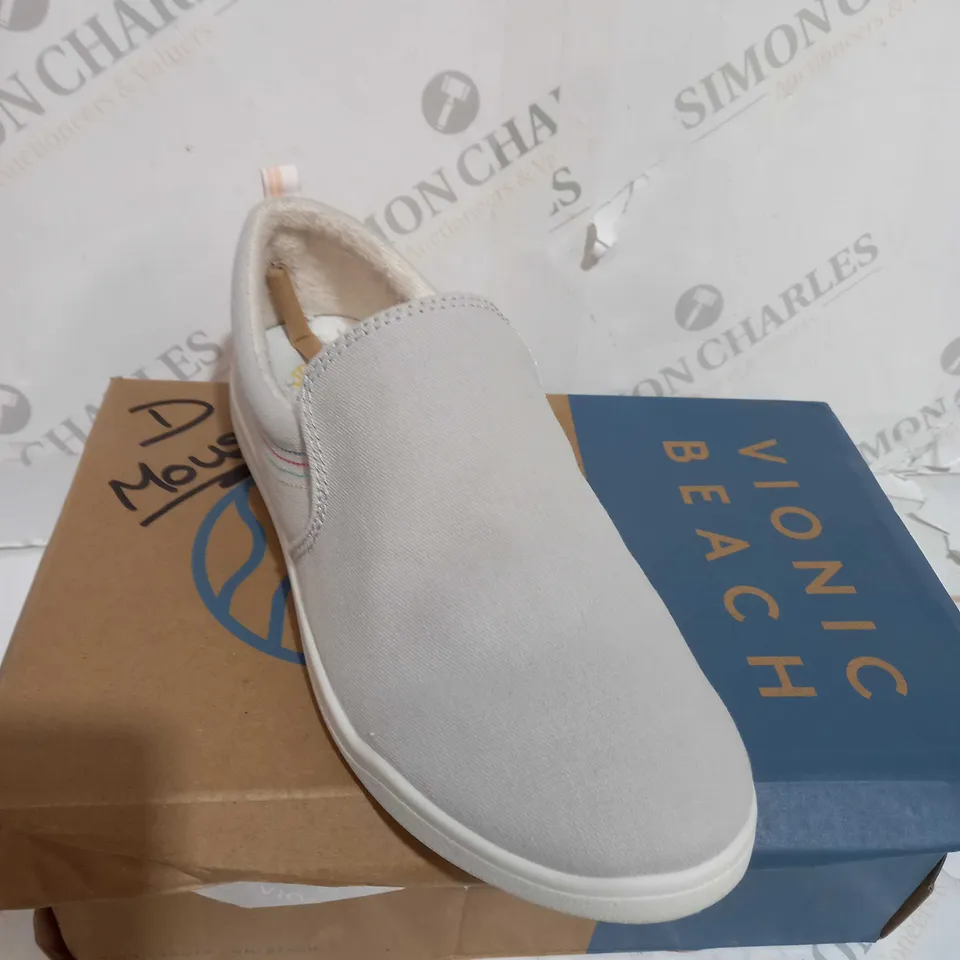 BOXED VIONIC VENICE MARSHALL CANVAS SLIP ON SHOES, WHITE - SIZE 6