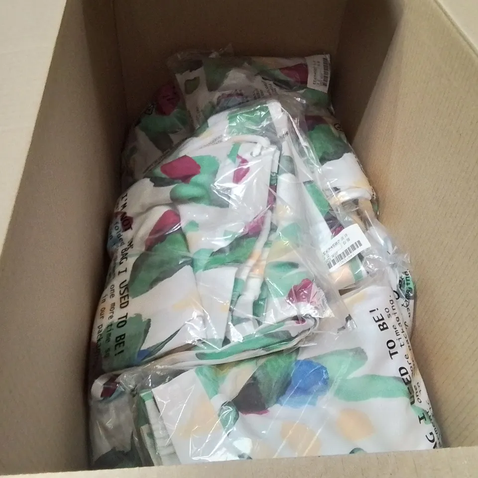 BOXED BRAND NEW APPROXIMATELY 19 JD WILLIAMS PRINTED WIDE LEG TROUSERS GREEN PRINT SIZE 22