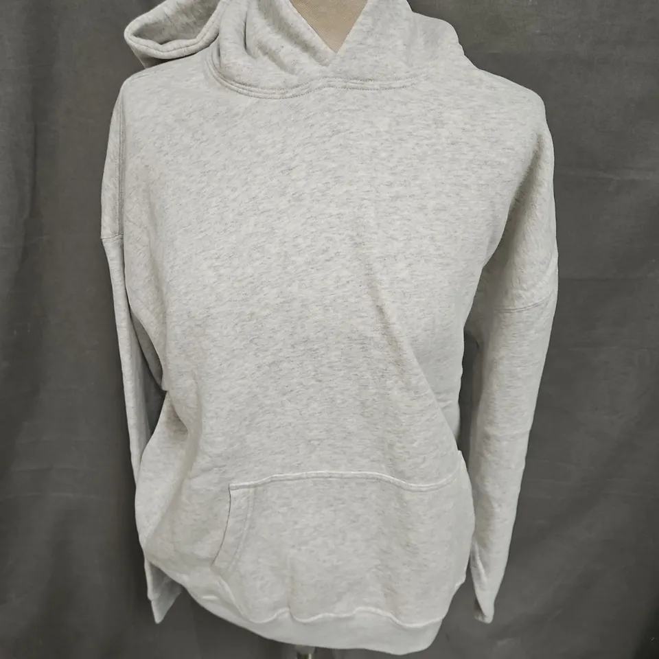 ABERCROMBIE & FITCH SOFT ESSENTIALS HOODIE IN LIGHT GREY SIZE M