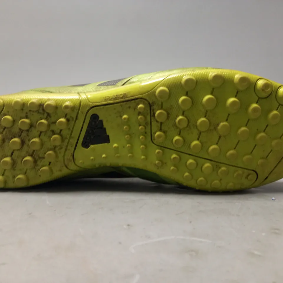 PAIR OF ADIDAS SHOES IN GREEN/ORANGE UK SIZE 11.5