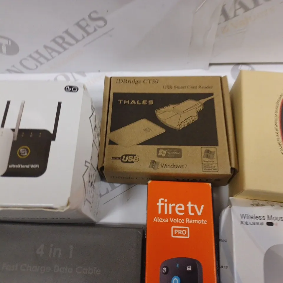 LOT OF ASSORTED TECH ITEMS TO INCLUDE FIRE TV REMOTE, WI-FI EXTENDER AND USB-C 20W POWER ADAPTER