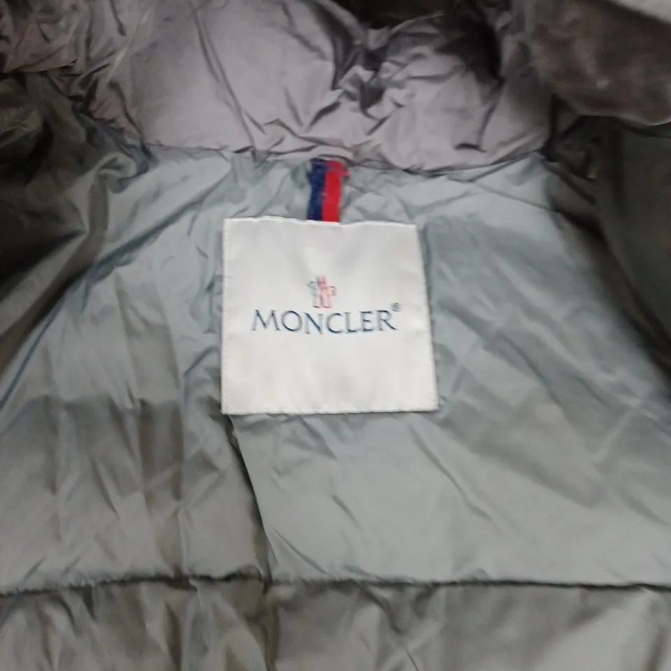 MONCLER PADDED COAT WITH FAUX FUR HOOD SIZE UNSPECIFIED