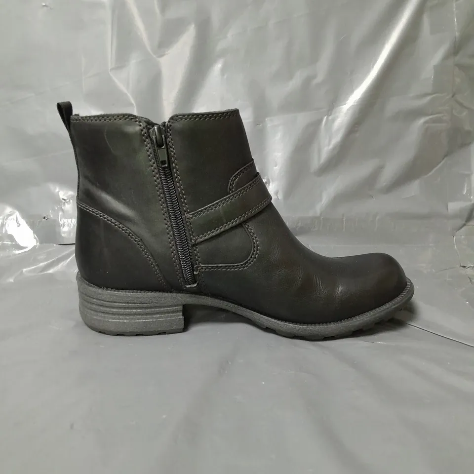 FREE SPIRIT GRETA BOOTS BLACK SIZE 6 