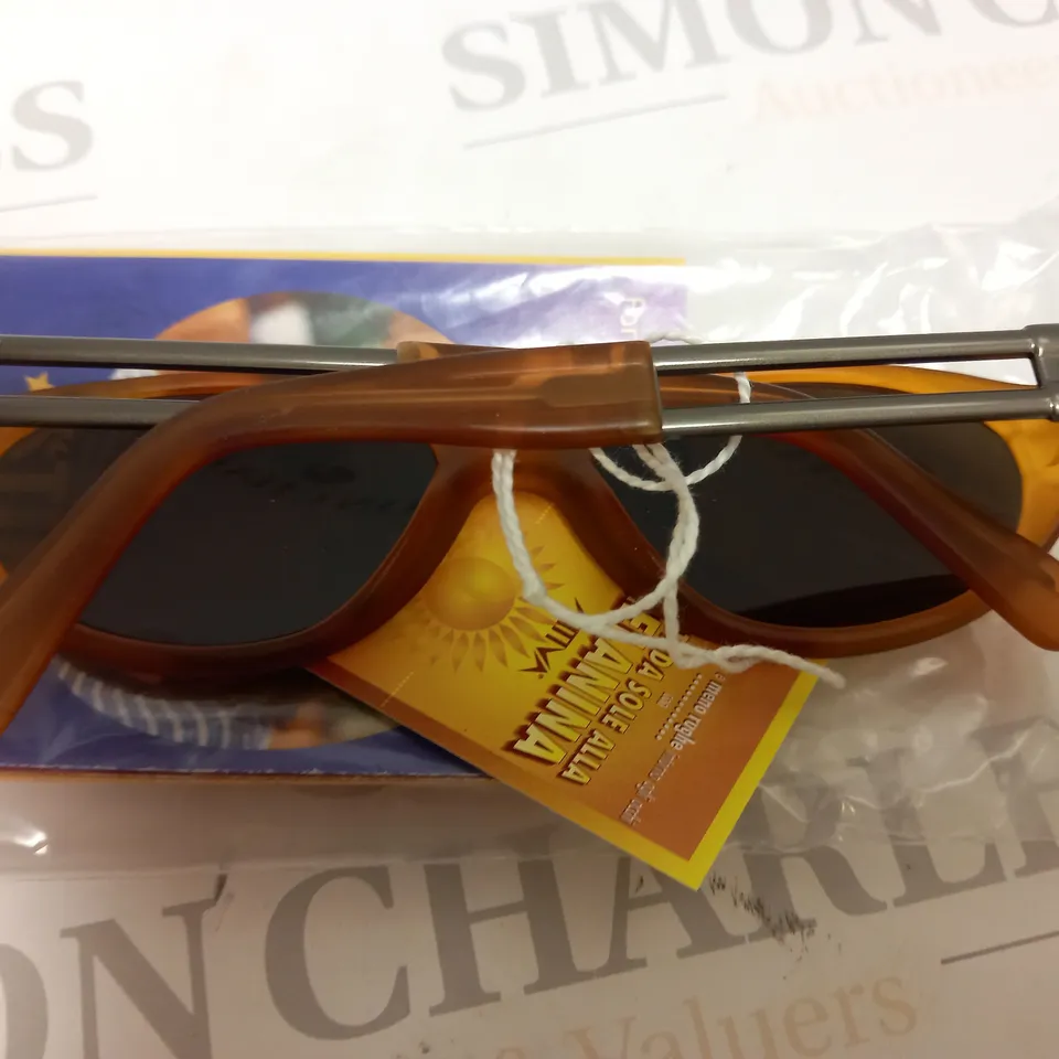 APPROX 12 DERIGO STING GLASSES - BOXED